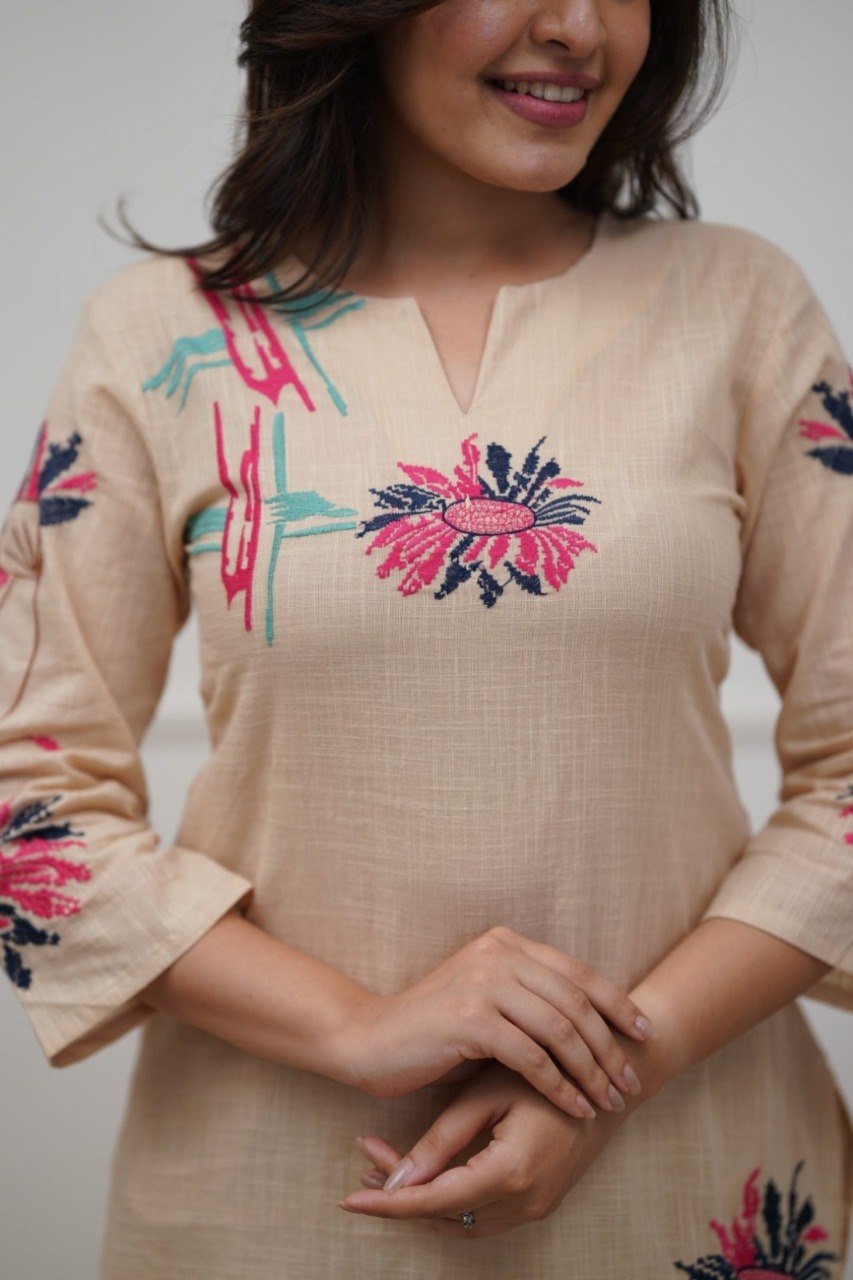 VenderVilla indie Florals Tunic With Trousers