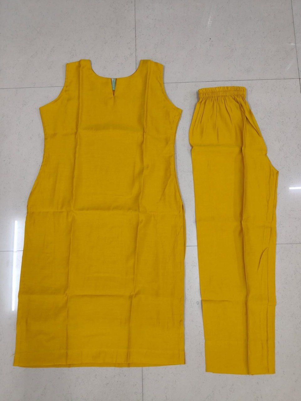 SLEVLESS KURTI WITH PENT