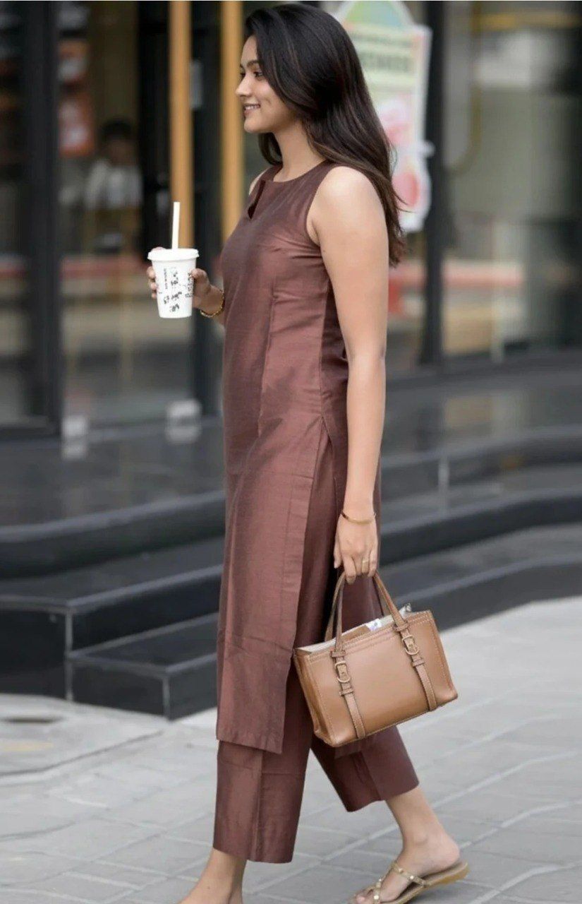 SLEEVLESS KURTI WITH PENT SET