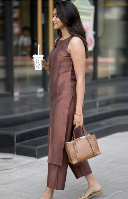SLEEVLESS KURTI WITH PENT SET