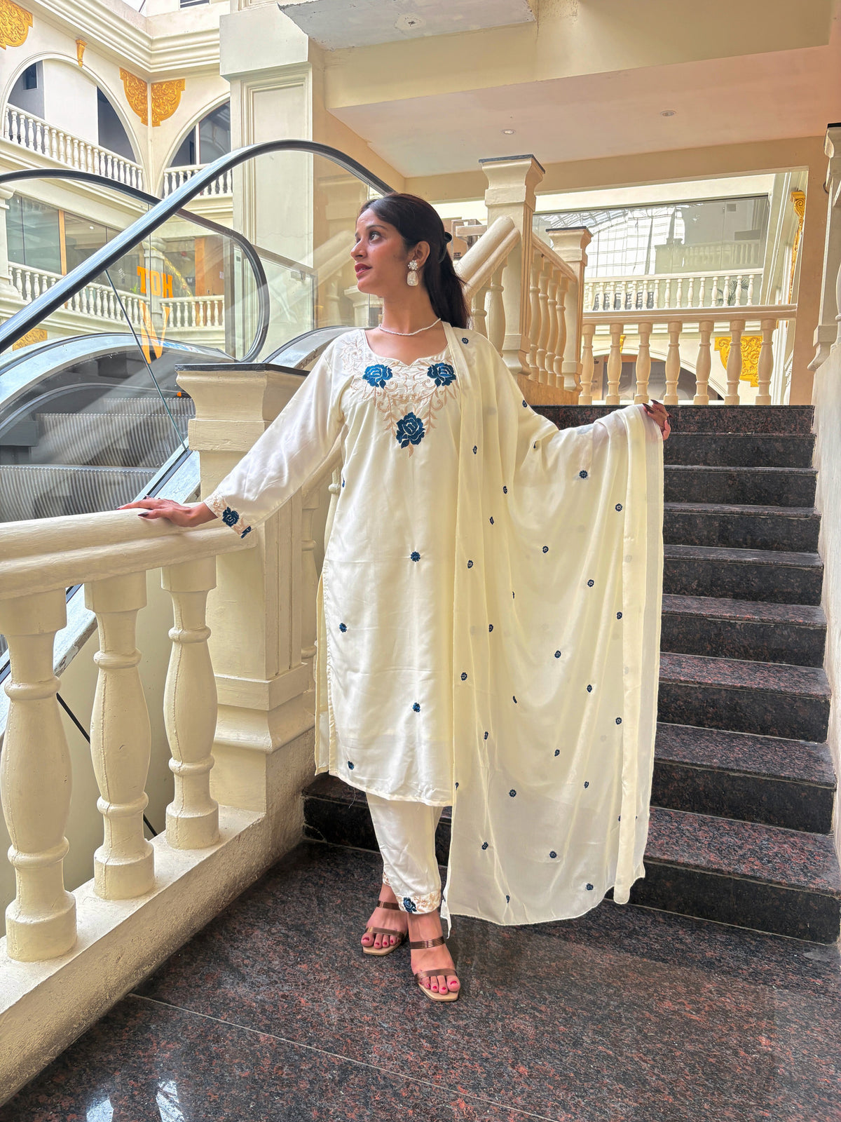Elegant Off-White Blue Floral Floral-Embroidered Kurta Set