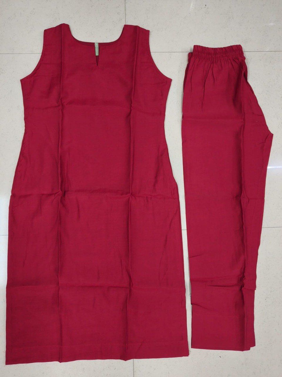 SLEEVLESS KURTI WITH PENT SET