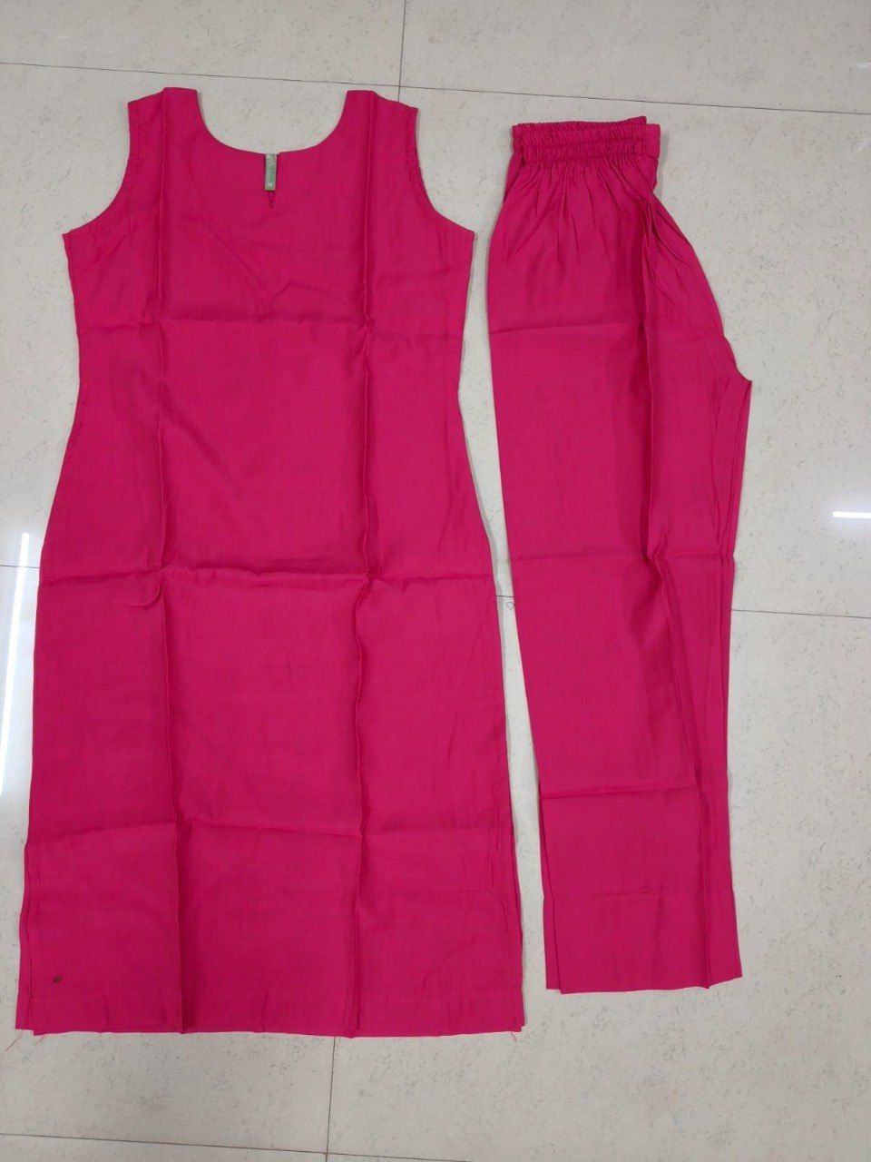 SLEEVLESS KURTI WITH PENT SET