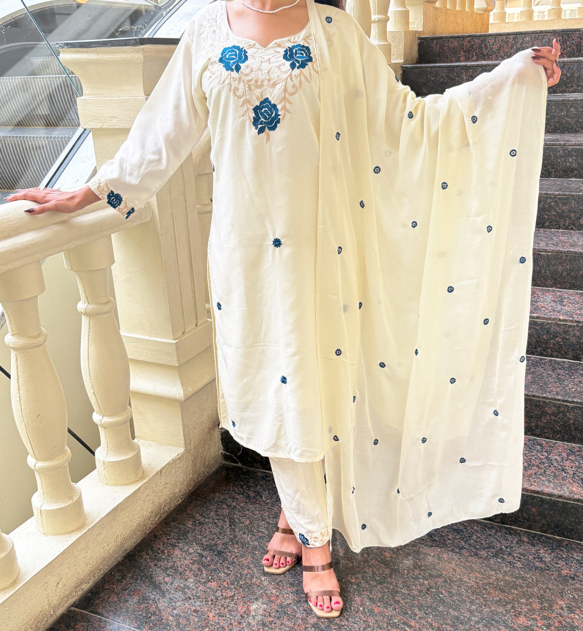 Elegant Off-White Blue Floral Floral-Embroidered Kurta Set